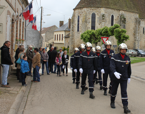 Défilé du 8 mai des pompiers volontaires